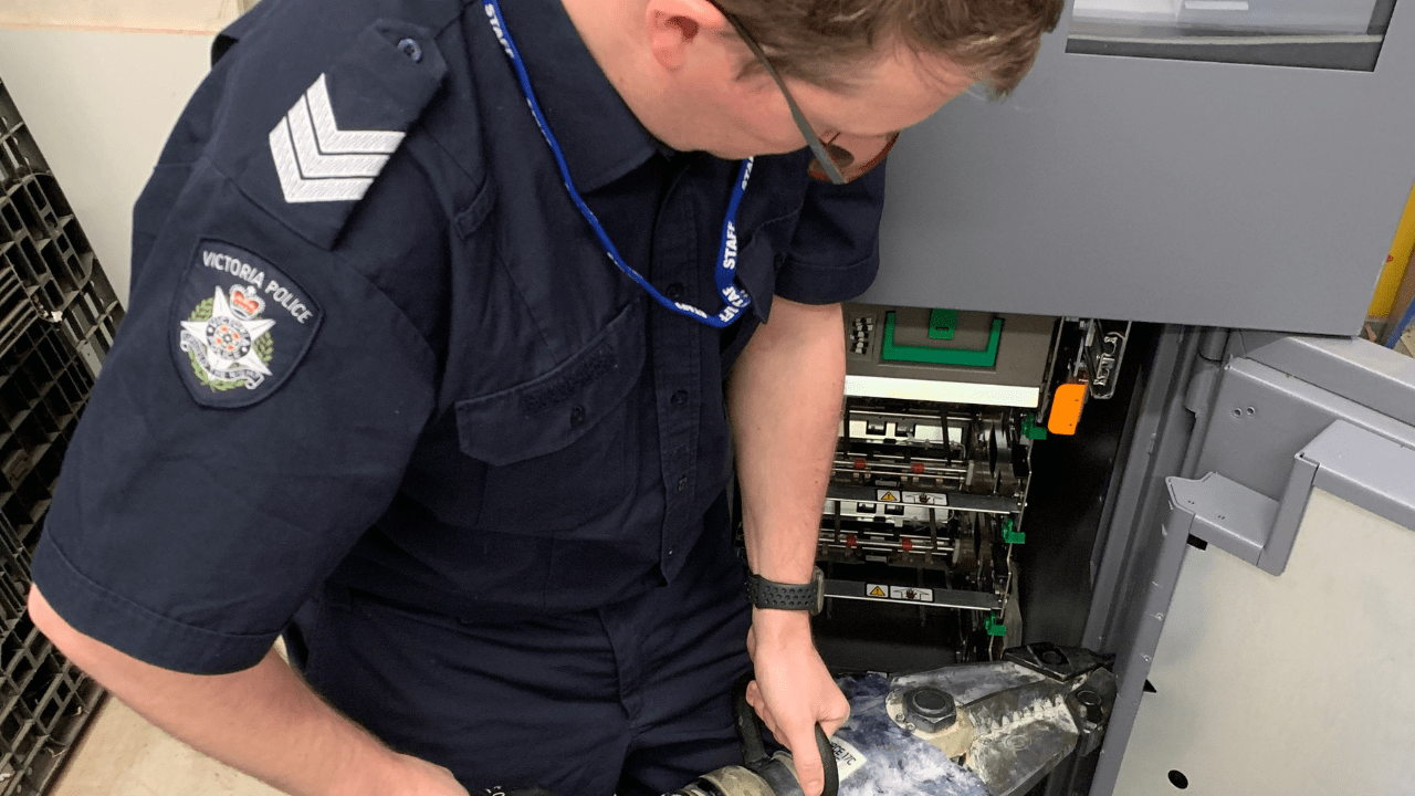 Police Life stories – Busting open an ATM gang -  Testing equipment on ATM 1280x720 – In-page